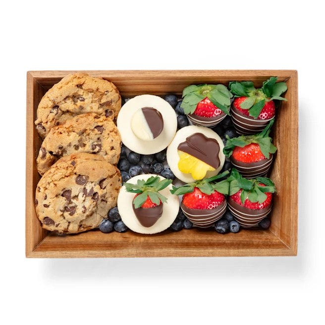 Cheesecake & Cookies Dessert Board