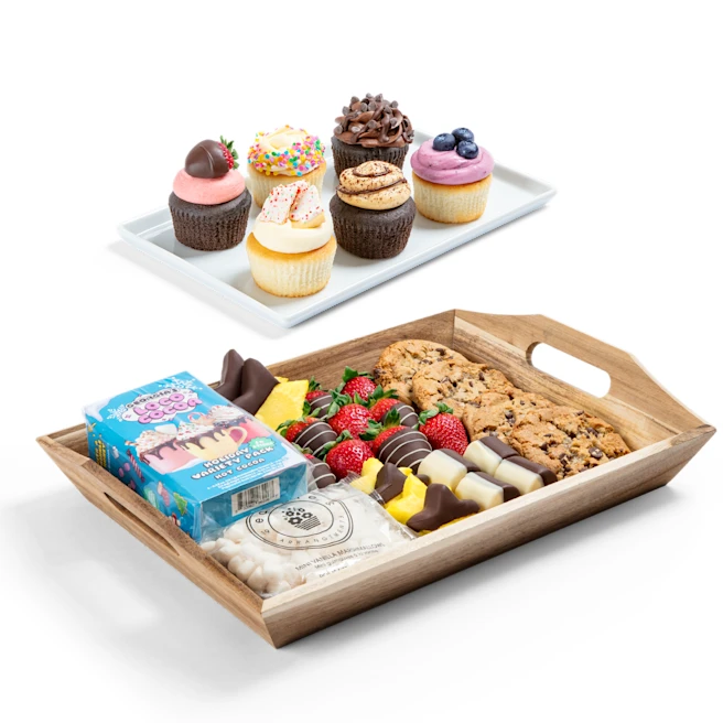 Cozy Hot Cocoa Dessert Board & Cupcakes Gift Set